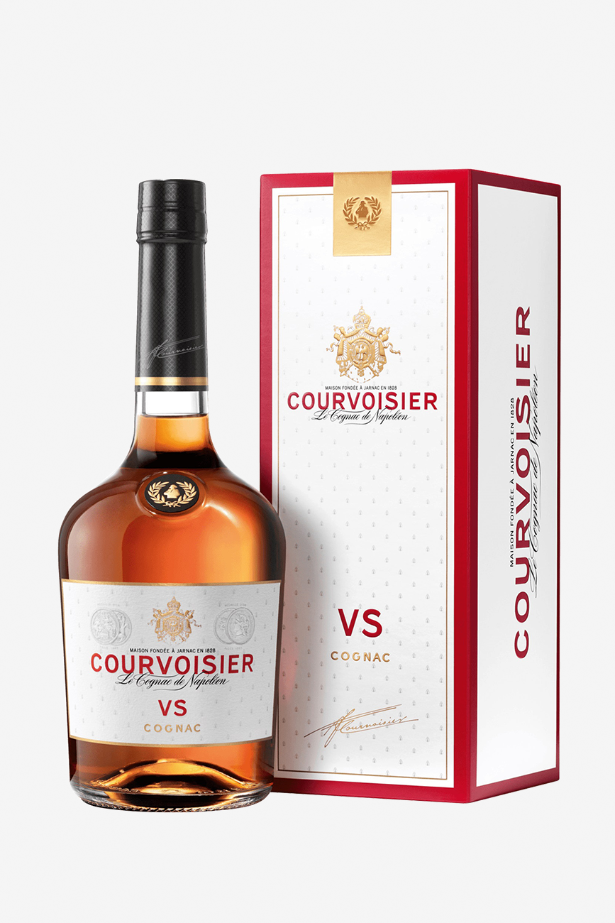 Коньяк Курвуазье VS, в подарочной упаковке, 0.7л