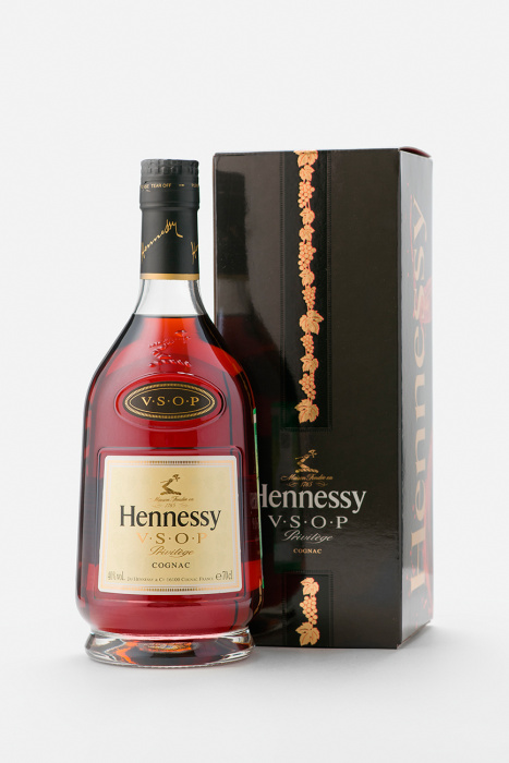 Коньяк Хеннесси VSOP, в подарочной упаковке, 0.7л
