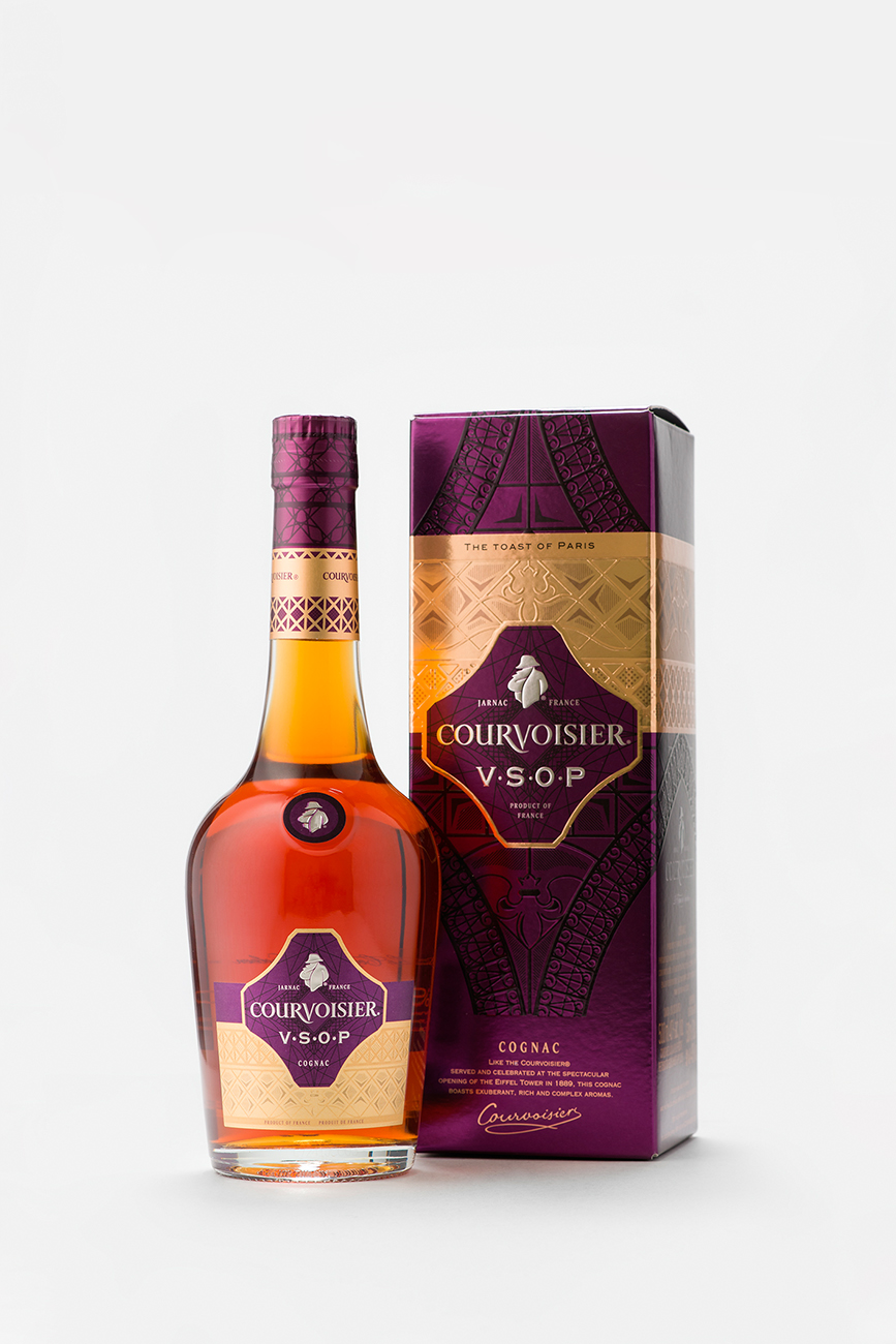 Коньяк Курвуазье VSOP, в подарочной упаковке, 0.5л
