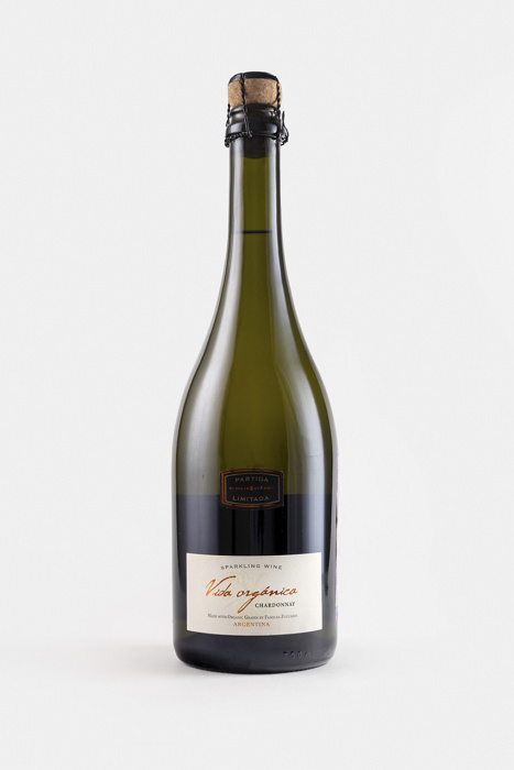 Игристое вино Вида Органика Спарклинг Шардоне, белое, полусухое, 0.75л